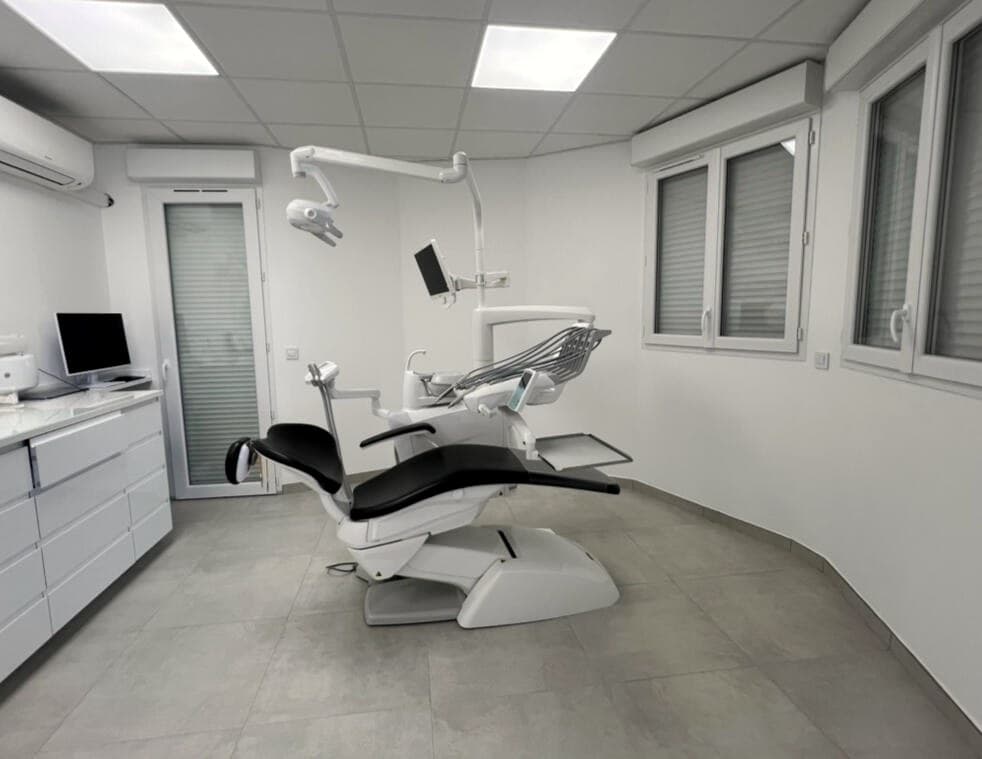 Le pôle dentaire du centre d'Auriol et son fauteuil équipé